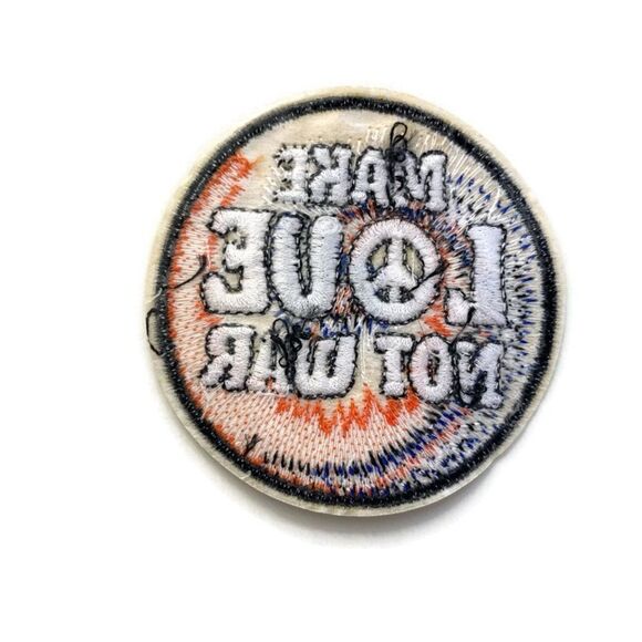 Make Love Not War Embroidered Patch - Picture 3 of 3
